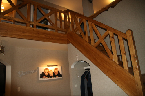 Escalier rustique sur béton